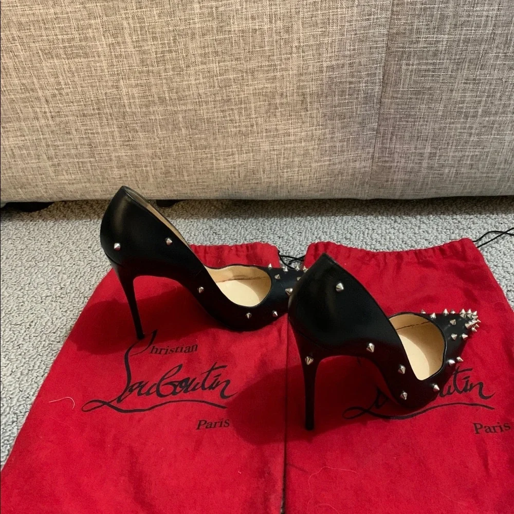 Christian Louboutin Black Leather Studded So Kate SZ 38 - Picture 3 of 6